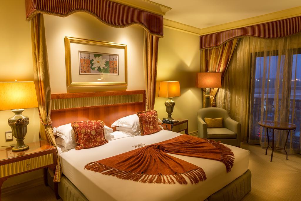 Peermont D'Oreale Grande At Emperors Palace Kempton Park Exterior foto